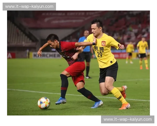 亚洲之巅，巅峰对决：恒大与浦和红钻的史诗篇章